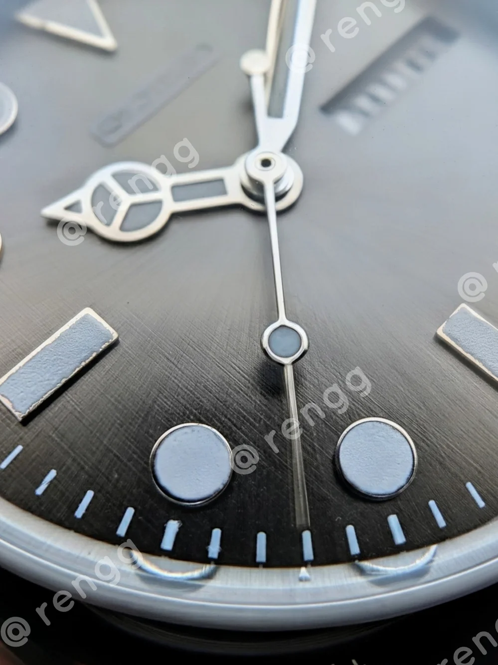 37mm Seiko Men's  Mod Dress Watch Day/Date Gray Dial